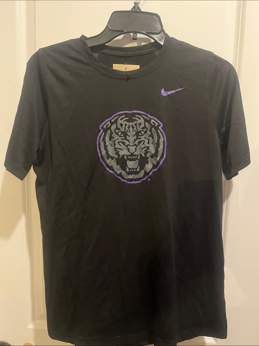 LSU Tigers Youth X-Large Nike workout shirt